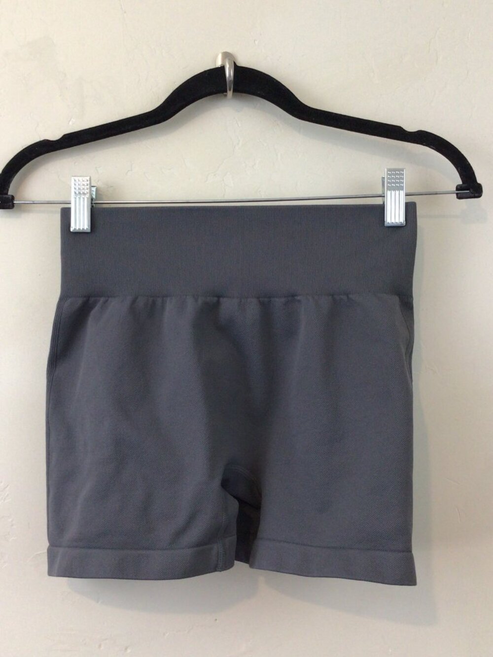 OQQ Gray Scrunch Butt Short Athletic Shorts 3" Inseam